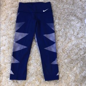 Super cute nike crop leggings